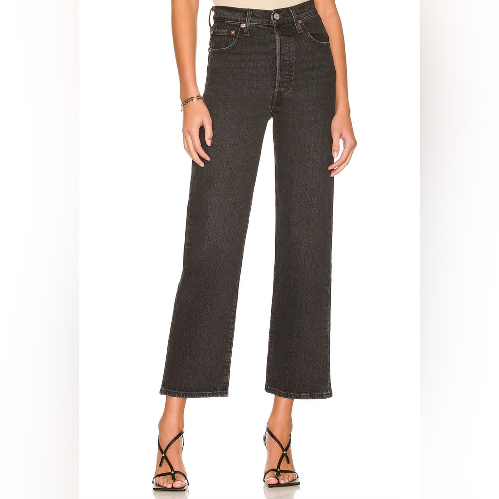 Levi’s Ribcage Straight Jean in Black size 27x28